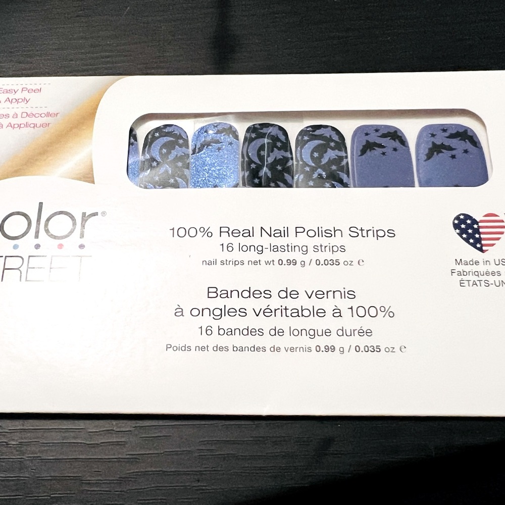 Color Street Real Polish Strips in “Bats Amore”